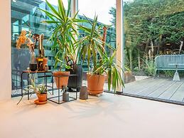 Stylish Holiday Home With Private Garden