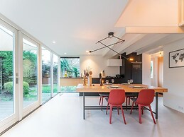 Stylish Holiday Home With Private Garden