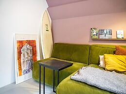 Stylish Holiday Home With Private Garden