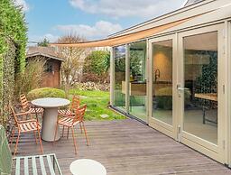 Stylish Holiday Home With Private Garden