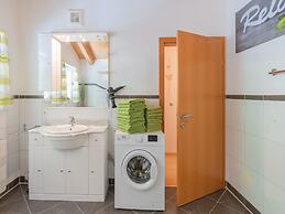 Group Apartment in Reitleben Directly on the Lake