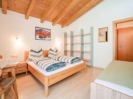 Group Apartment in Reitleben Directly on the Lake