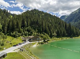 Group Apartment in Reitleben Directly on the Lake