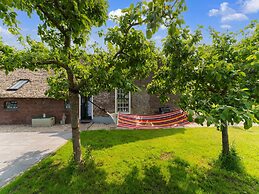 The Old Farmhouse With Terrace in Montfoort
