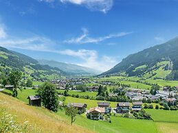 Cosy Holiday Home at the Wildkogel