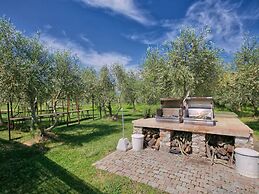 Belvilla by OYO Bozzone Residenza Gialla