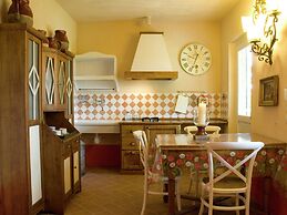 Belvilla by OYO Bozzone Residenza Rossa