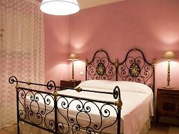 Belvilla by OYO Bozzone Residenza Rossa