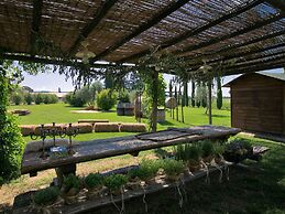 Belvilla by OYO Bozzone Residenza Rossa