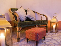 Belvilla by OYO Bozzone Residenza Rossa