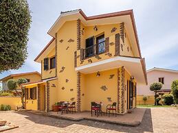 Apartment With Exclusive Swimming Pool