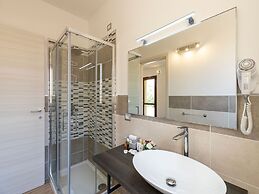 Apartment With Exclusive Swimming Pool