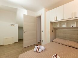 Apartment With Exclusive Swimming Pool