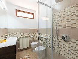 Apartment With Exclusive Swimming Pool