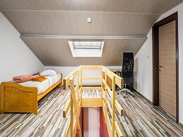 Pleasant Holiday Home in Wallonie With Garden