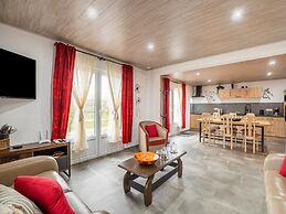 Pleasant Holiday Home in Wallonie With Garden