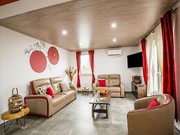 Pleasant Holiday Home in Wallonie With Garden