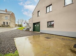 Pleasant Holiday Home in Wallonie With Garden