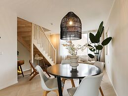 Holiday Home in Vrouwenpolder With Garden