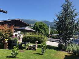Beautiful Two-room Apartment in Hollersbach