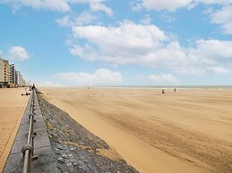 Apartment in Oostende With Balcony