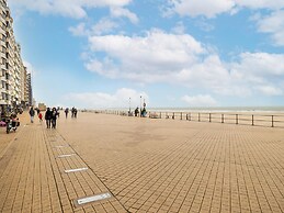 Apartment in Oostende With Balcony