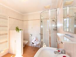 Holiday Home in Saalbach Near the Gondola Lift