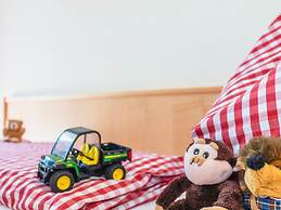 Holiday Home in Saalbach Near the Gondola Lift