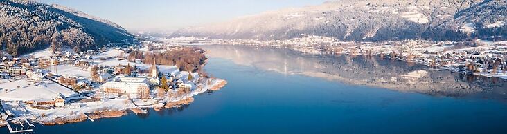 Holiday Home in Bodensdorf Near the Lake