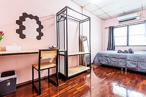 Baan Mee Suk Ayutthaya - Hostel