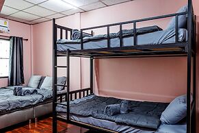 Baan Mee Suk Ayutthaya - Hostel