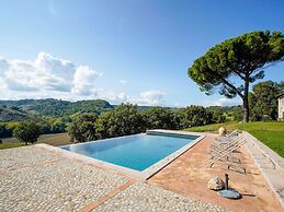 Belvilla by OYO Villa Sparina