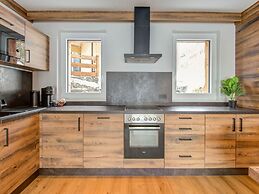 Golden Lodges Rauris Resort With ski Storage