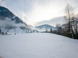 Golden Lodges Rauris Resort With ski Storage