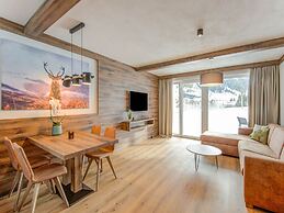 Golden Lodges Rauris Resort With ski Storage