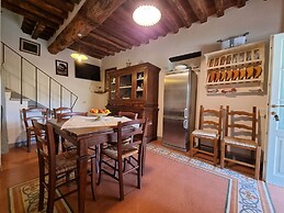 Belvilla by OYO Casa Orbicciano & Nido D'amore