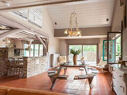 Restful Holiday Home in Koksijde With Hot Tub and Sauna