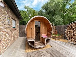 Restful Holiday Home in Koksijde With Hot Tub and Sauna