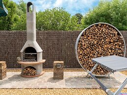 Restful Holiday Home in Koksijde With Hot Tub and Sauna