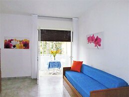 Lovely Holiday Home With Shared Swimming Pool