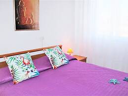 Lovely Holiday Home With Shared Swimming Pool