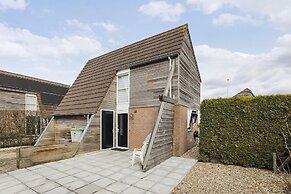 Restful Holiday Home in Grou