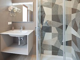 Belvilla by OYO Dossi