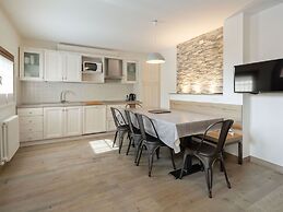 Belvilla by OYO Dossi