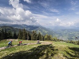 Sunny Apartment in Wagrain