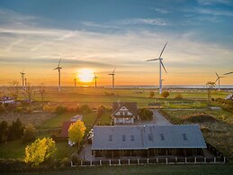Seaside Cottage With Terrace and Lovely Garden