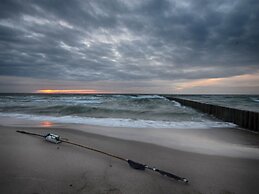 Seaside Cottage With Terrace and Lovely Garden