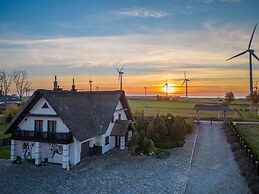 Seaside Cottage With Terrace and Lovely Garden