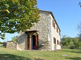 Apartment in Asciano With Pool