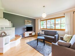 Cosy Apartment With Tiled Stove